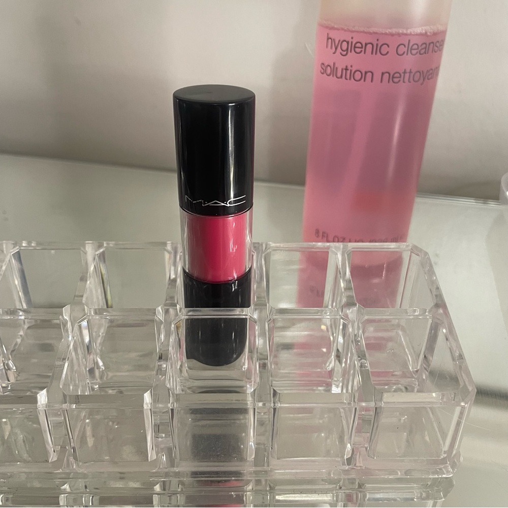 Discontinued Versicolour Lip Stain